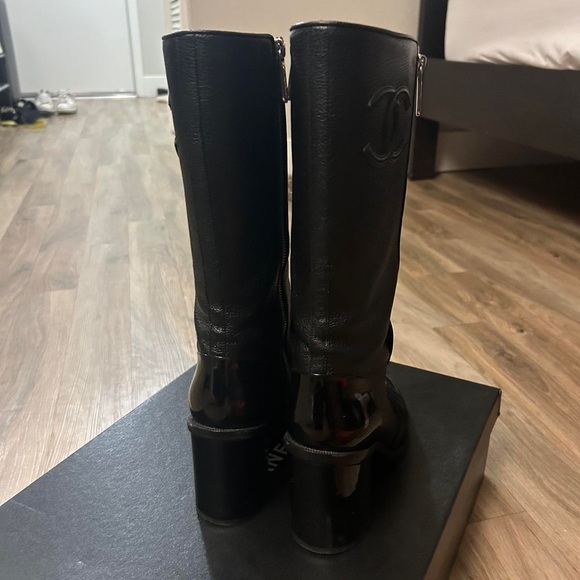 Chanel Women's Black Boots - Picture 4 of 6